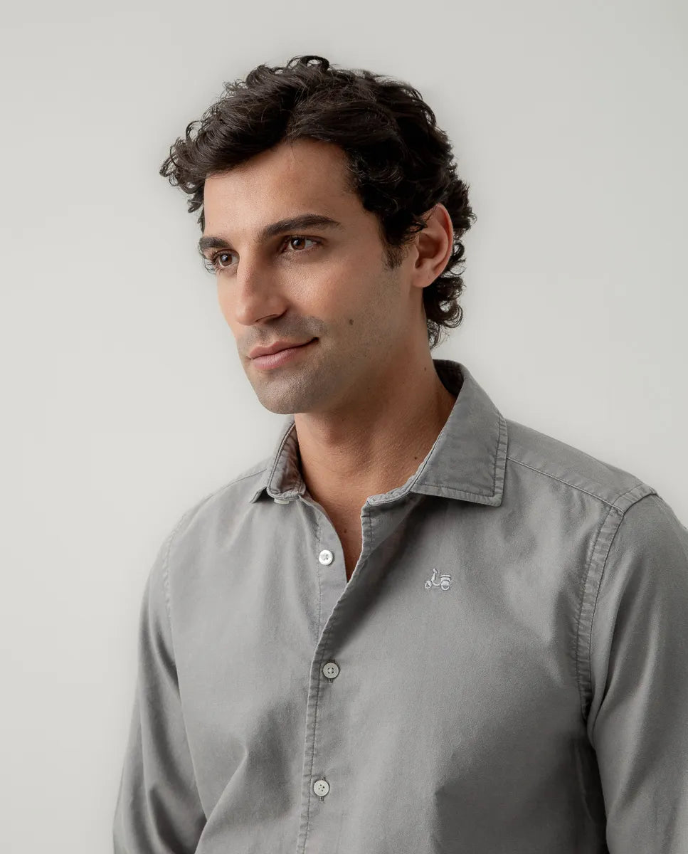 Camisa oxford tintada gris | SCOTTA