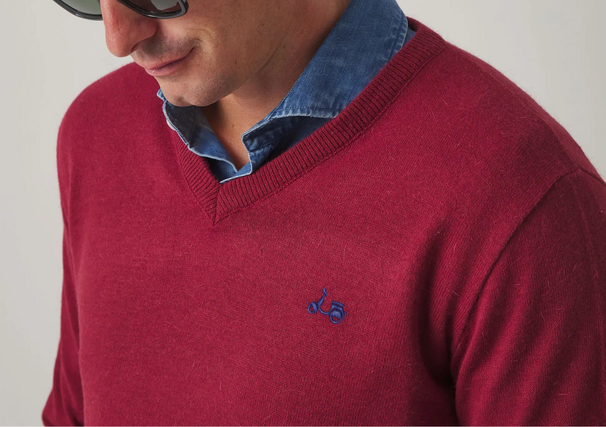 Jersey Iconic V Neck Burdeos | SCOTTA