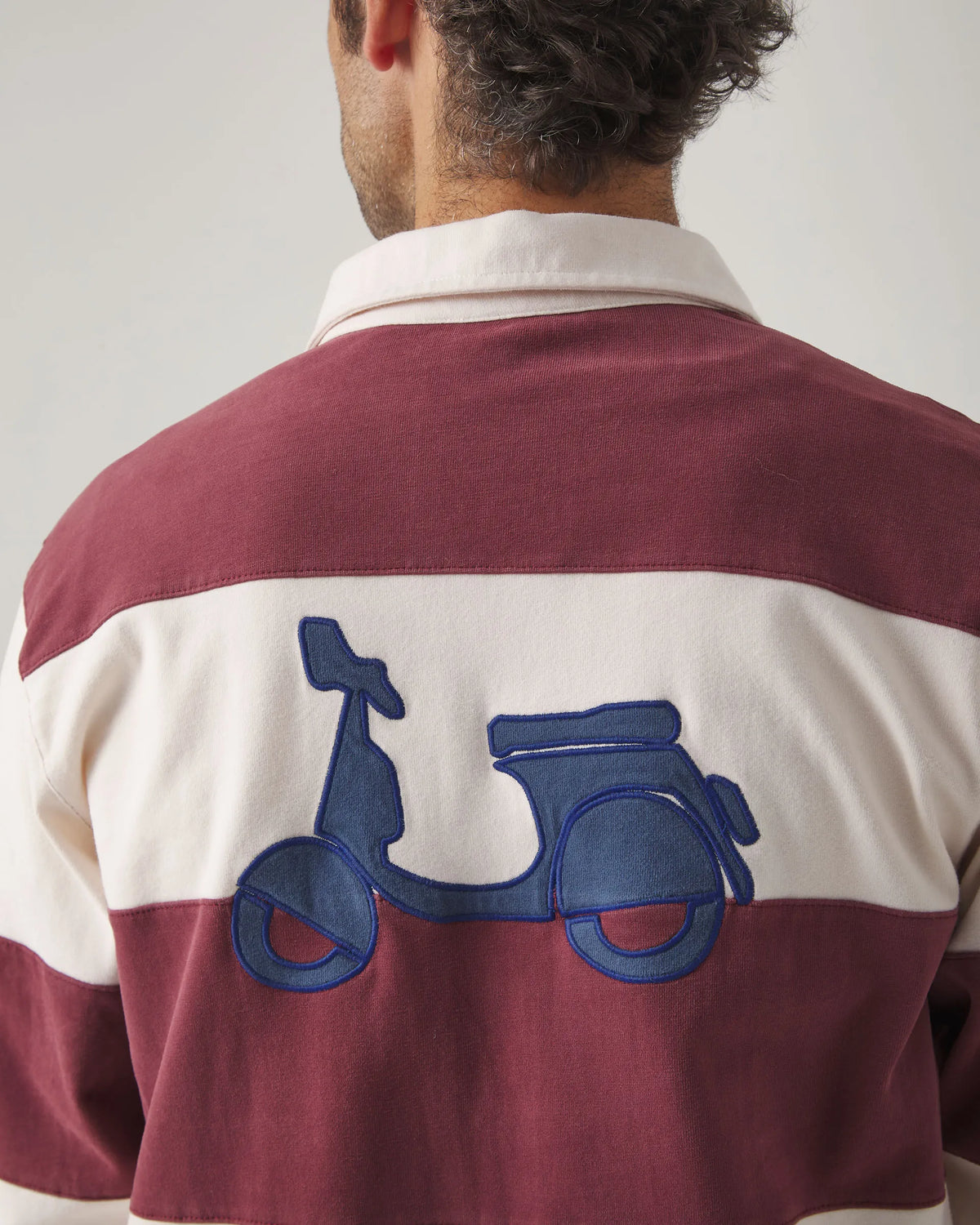 Polo Rugby Stripes Moto Burdeos | SCOTTA