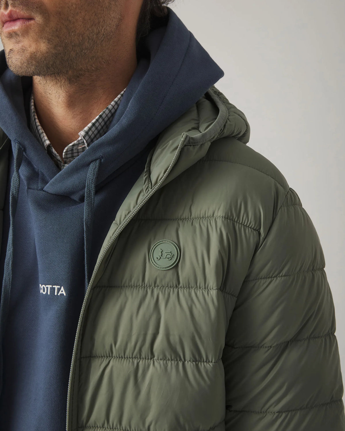 Chaqueta Hood Acolchado Khaki | SCOTTA