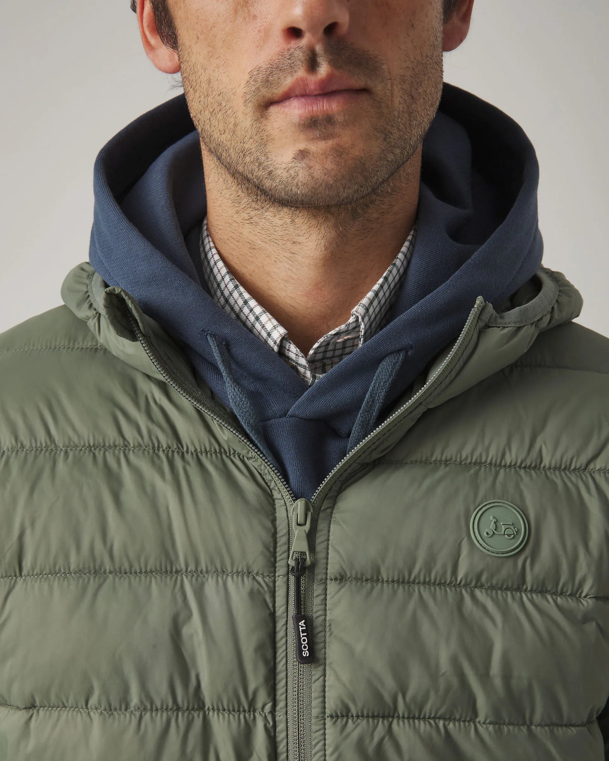Chaqueta Hood Acolchado Khaki | SCOTTA