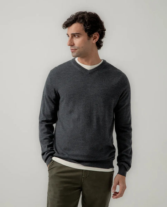 Jersey V neck merino gris oscuro | SCOTTA