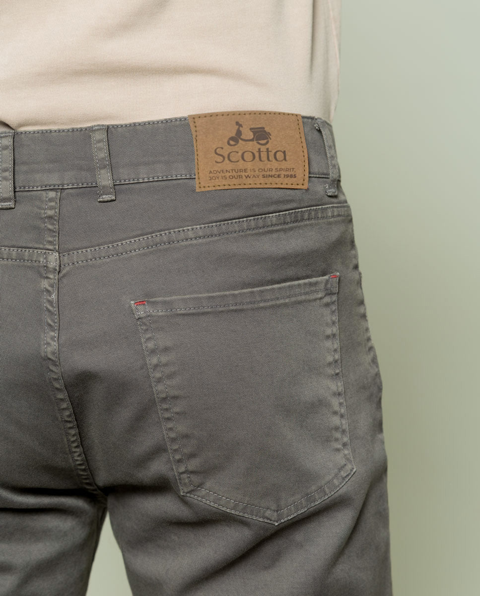 PANTALON COOPER 5 BOLSILLOS MARRON | SCOTTA
